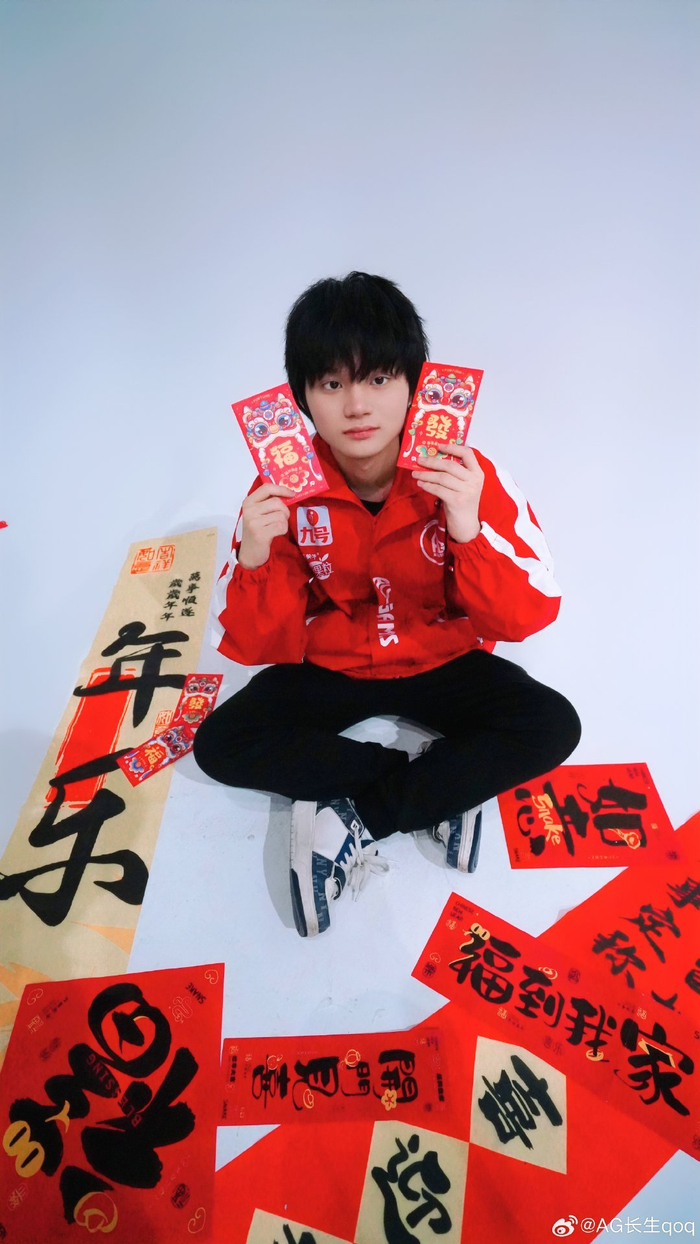 但在昏暗场